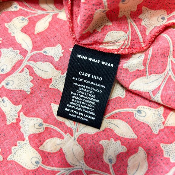 Who What Wear Red Floral High Neck Blouse Ruffle Trim Women’s Size Medium EUC - Picture 6 of 7